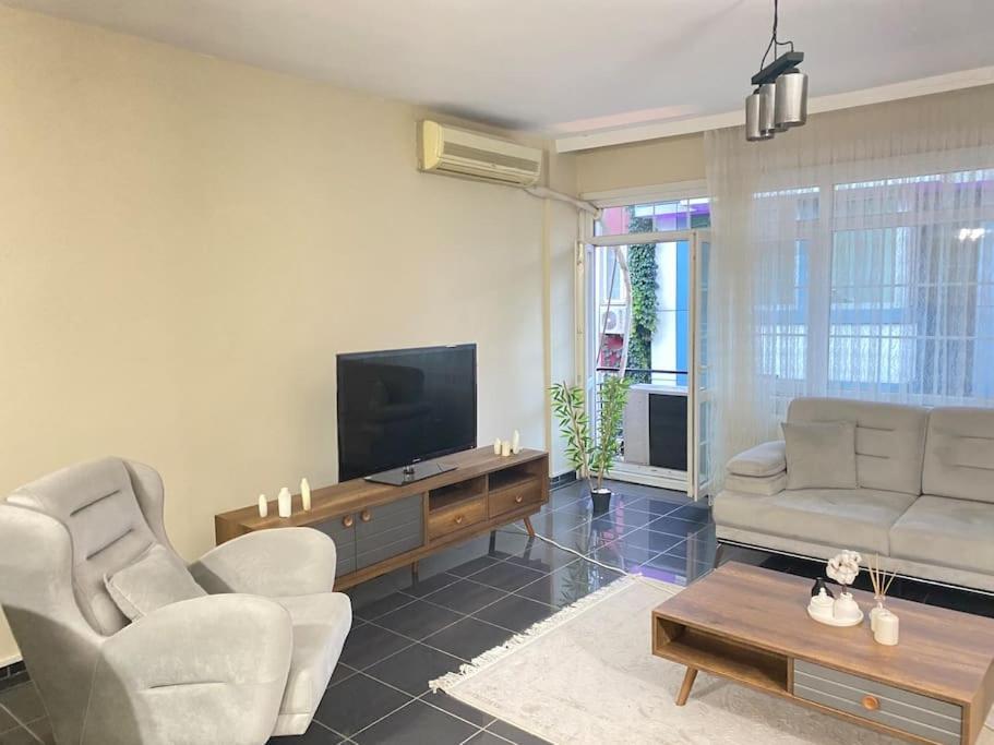 이스탄불 Comfy - Spacious Flat On The Kadikoey Seaside 아파트 외부 사진